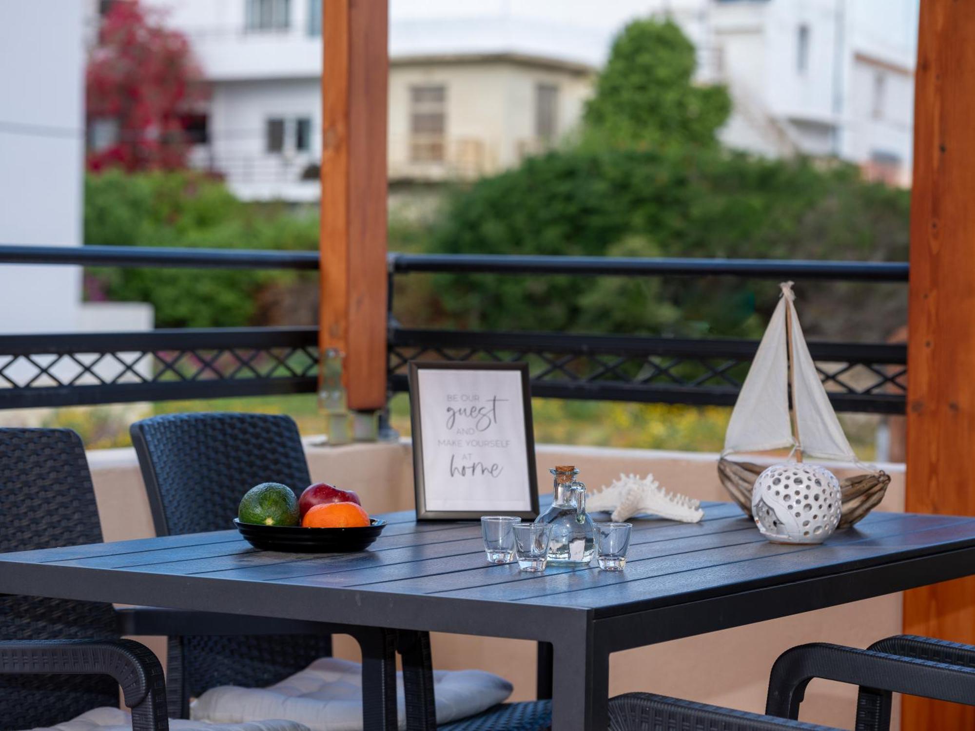 Cocomelo Apts 3 Luxury Iraklio Eksteriør bilde